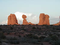 arches001.jpg (36887 bytes)
